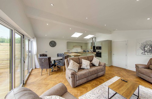 Laceby Ski Chalet | Superb bespoke lodge with two bedrooms sleeping up to four people.
