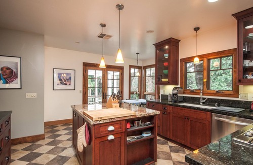 Arden-Arcade House | Superb Bungalow Close to Everything Ideal for Executive or Family Stay