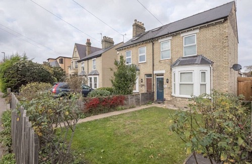 Cambridge House | Superb Central 2 Bed Home