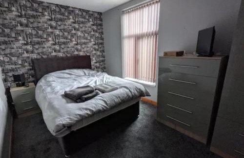 Clayton le Moors House | Superb Cozy rooms in Clayton - with fast WiFi - Smart Tv - Mini Fridge