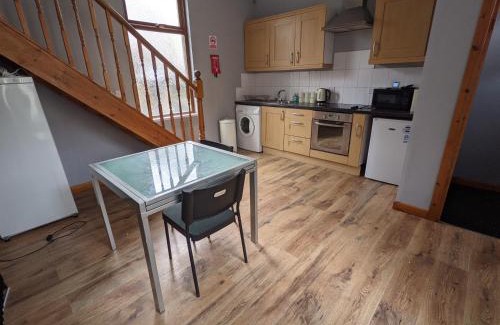 Clayton le Moors House | Superb Cozy rooms in Clayton - with fast WiFi - Smart Tv - Mini Fridge