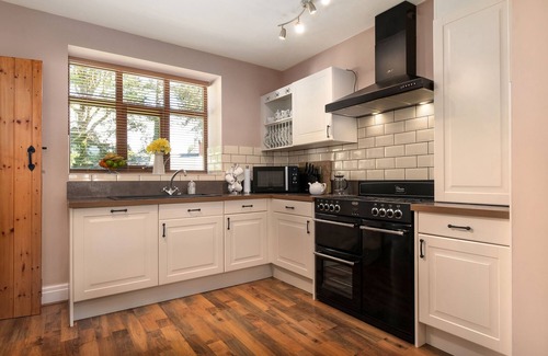 Rowen House | Superb family-friendly dwelling in Snowdonia National Park with mountain views