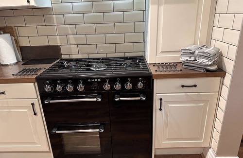 Rowen House | Superb family-friendly dwelling in Snowdonia National Park with mountain views