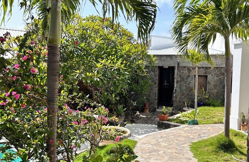 Spring Estate House | Superb house with idyllic views - 5min from the beach - close to bars & rest