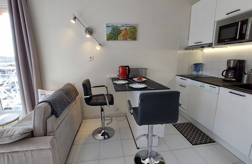 Frejus Port Apartment | Superb top floor apartment in a 4* spa complex right on the waterfront overlooking yacht harbour of Frejus,Alps and Mediterranean Sea. Garage, big pool and free WI-FI