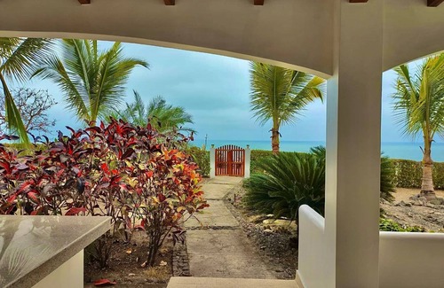 Jama Villa | Superb Villa - Best Sunset View of the Pacific Ocean