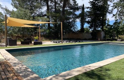 Aix-en-Provence Apartment | Superbe bas de villaIX - Maison Odonata