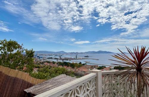 L'Estaque Apartment | Superbe terrasse avec vue panoramique sur la mer