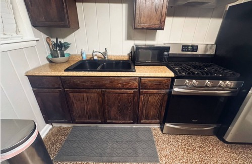 Treme Condo | Superhost 2-bedroom gated condo. 1 block from French Quarter. Parking available