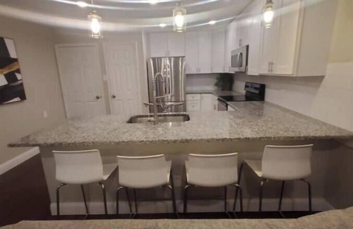Mesquite House | SUPERHOST/Spacious Classy Enclave Rodeo < 1mile. Baby Crib