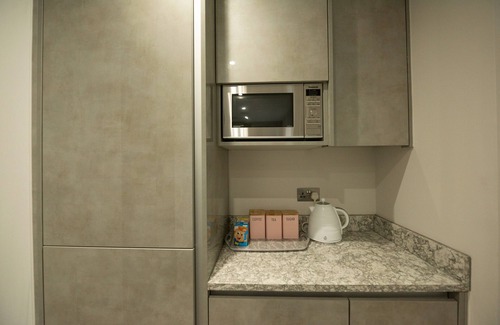 Reading Apartment | Superior 1-Bed, 1-Bath Apartment by KSA