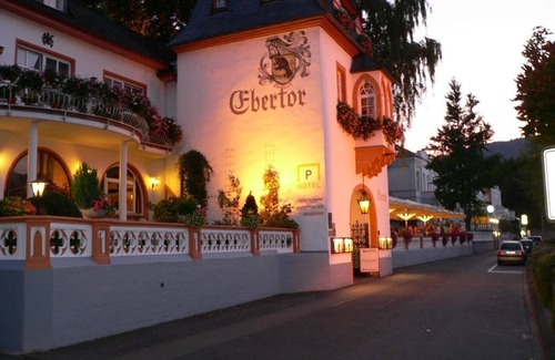 Boppard House | Superior Doppelzimmer Rheinseite - DAS Ebertor Hotel & Hostel