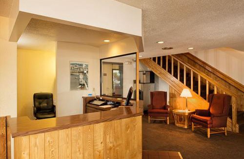 Superior Hotel | Superior Inn