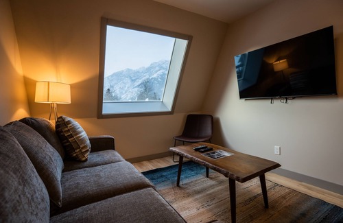 Banff Apartment | Superior King Two Bedroom Apartment