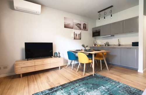 Borgo San Leonardo Apartment | Superior Peacock Apartment in Donizetti Residence