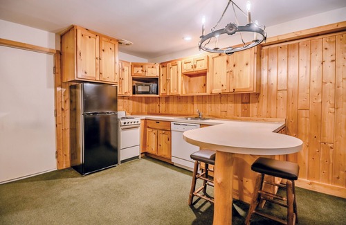 Two Harbors Hotel | Superior Shores