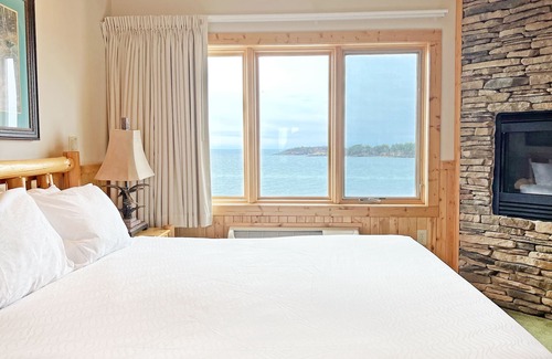 Two Harbors Hotel | Superior Shores