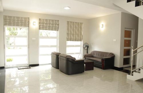 Raddolugama Villa | Superior Villa near Colombo Airport