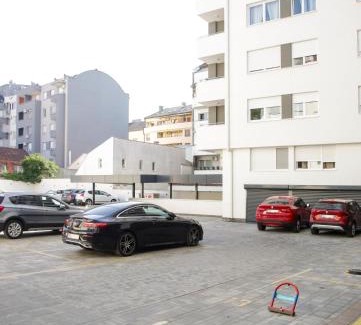 Grbavica Apartment | Supernova City Center - FREE PRIVATE PARKING