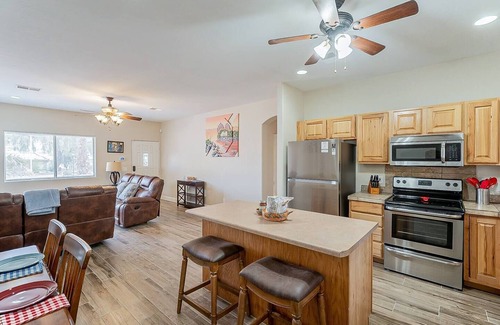 Gold Canyon House | Superstition Escape-Pool,Kitchen,Thanksgiving Deal