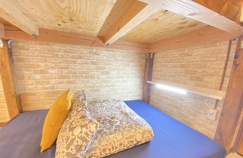 Tsurumi Ward Condo | Support for 8 persons! A fun room with Minions on the rampage! Kyocera Dome 9 min, USJ 20 min, 2 stations to Namba / Dotonbori / Only 4 min from Taisho station to the room (3 min from Taisho subway station)