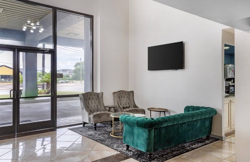 Victoria Hotel | SureStay by Best Western Victoria