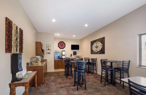 Whittington Hotel | SureStay Hotel by Best Western Whittington Rend Lake