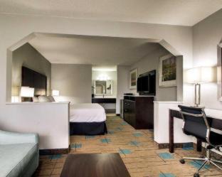 Pearl Hotel | SureStay Hotel by Best Western Richland