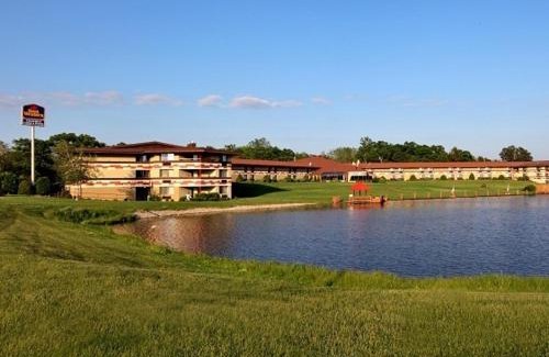 Black River Falls Hotel | SureStay Plus Hotel by Best Western Black River Falls