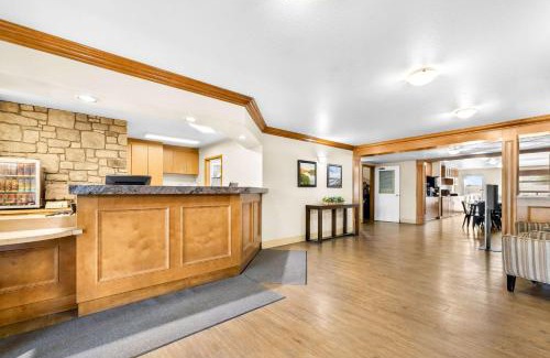 Drumheller Hotel | SureStay Plus Hotel by Best Western Drumheller