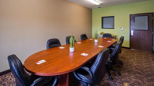 Buckhannon Hotel | SureStay Plus Hotel by Best Western Buckhannon