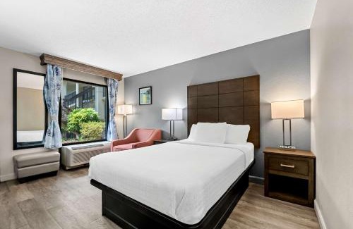 Southern Pines Hotel | SureStay Plus Hotel by Best Western Southern Pines Pinehurst