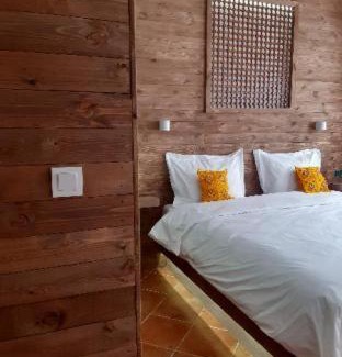 Tamrhakht Cabin | Surf and Friends