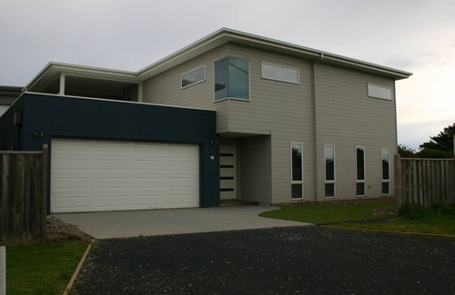 Surf Beach House | Surf Beach Holiday House