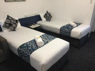 Charlestown Hotel | Surf Beach Motel Newcastle