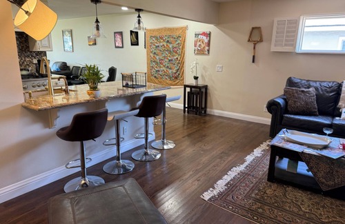 Huntington Beach House | Surf Beach room at Kone2HBPad - Hawaiian Style House at HB-WKLY/MON DISCOUNT