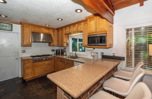 Huntington Beach House | Surf City Beach Cottages. Steps to the ocean.🛖🏝️🐶