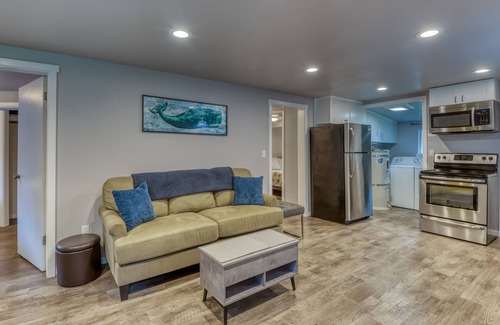 Otter Rock Cabin | Surf Haven Unit A w/fire pit walking distance to surfing beaches