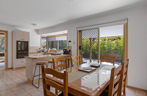 Inverloch House | Surf Side Veronica - WiFi & Netflix