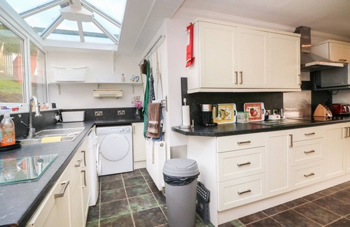 Woolacombe Cottage | SURF VIEW, pet friendly, with a garden in Woolacombe