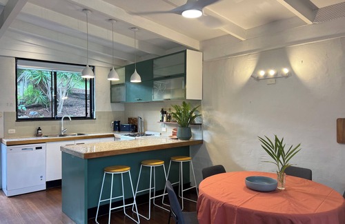 Nambucca Heads House | Surfers shack - peaceful & minutes walk to the beach in stunning Nambucca