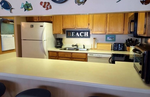 Garden City Condo | Surfmaster 810 Large Balcony New Washer & Dryer Pools Hot Tubs 2 Parking Passes