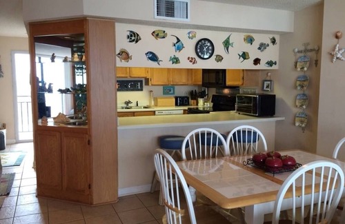 Garden City Condo | Surfmaster 810 Large Balcony New Washer & Dryer Pools Hot Tubs 2 Parking Passes