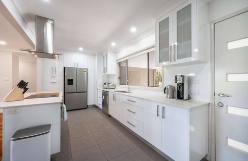Copacabana House | "Surfscape" – Pool, Views & Pets