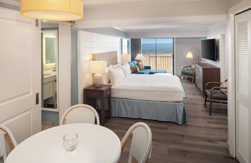 Commercial Street Hotel | Surfside Hotel and Suites