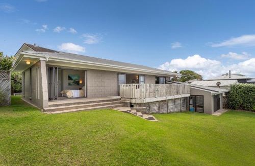 Whiritoa House | Surfside Sanctuary - Whiritoa Holiday Home