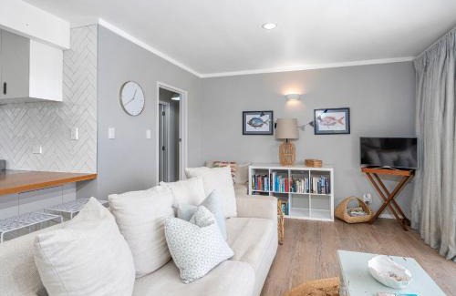 Whiritoa House | Surfside Sanctuary - Whiritoa Holiday Home