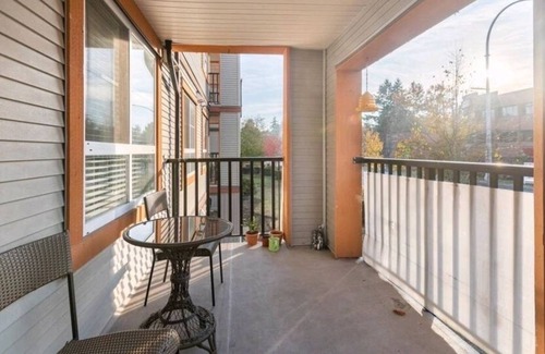 Delta Condo | SURREY⭐️3 BED CONDO⭐️ BALCONY VIEW⭐️INDOOR PARKING