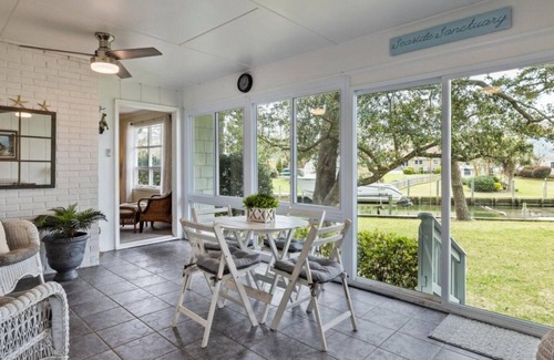 Newport Cottage | Surrey Cottage