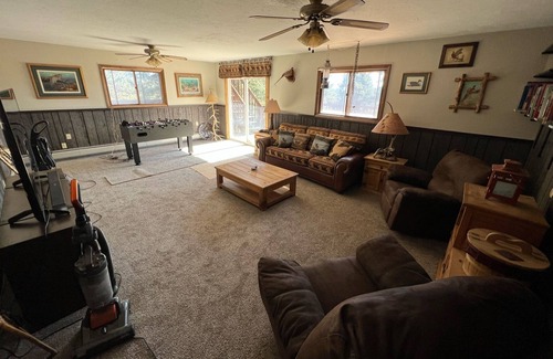 Green Valley House | Surround yourself with fresh mountain air while deer graze in your front yard!
